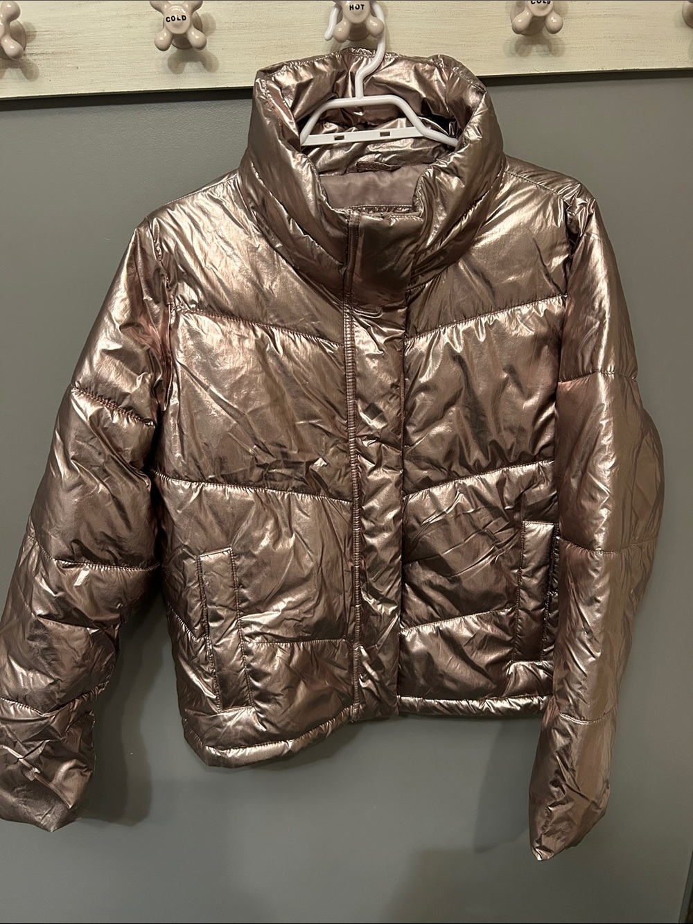 Abercrombie & Fitch Metallic Rose Gold Puffer Jacket - Women